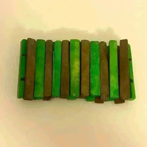 🐳 Green and Brown Wooden Striped Stretch Bracelet - Picture 3 of 15